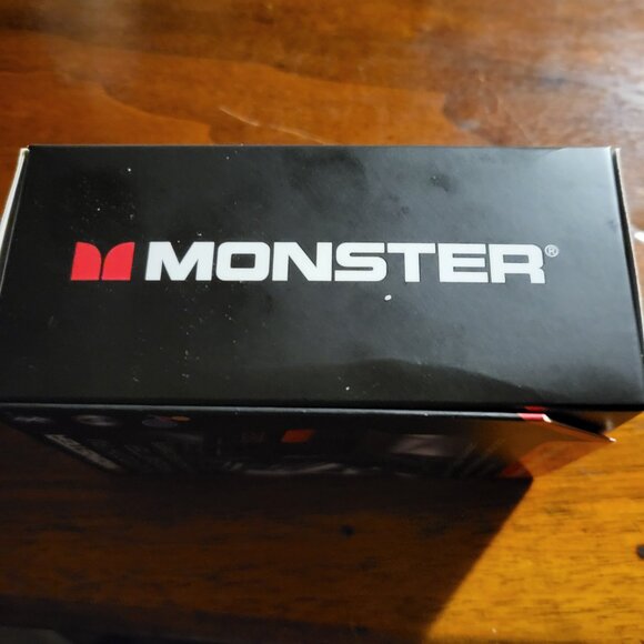 MONSTER BLUETOOTH FM TRANSMITTER WITH 3.4A USB CHARGING - Picture 4 of 5